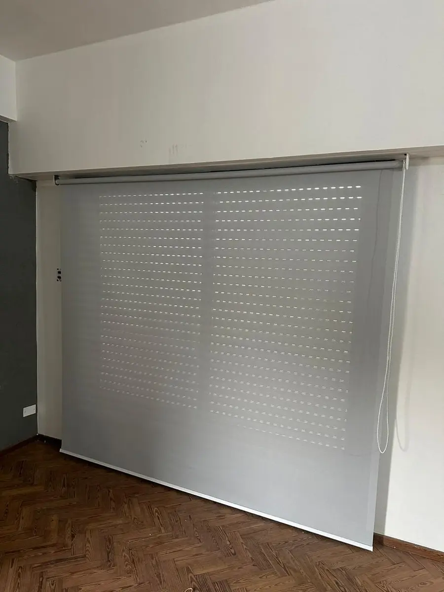 Roller sunscreen en Dormitorio